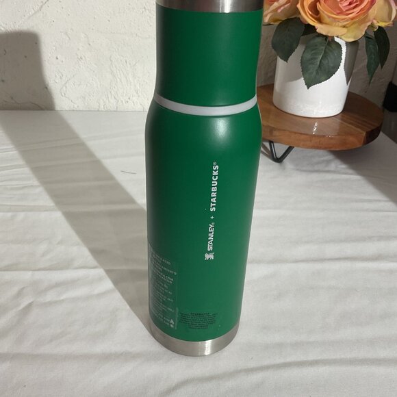 Starbucks Stanley 25 Fl Oz Vacuum Insulated Bottle Green - Picture 3 of 4
